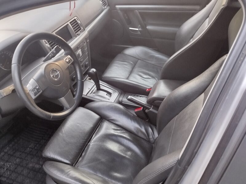 Opel Signum 1.9CDTi 150km 2006r