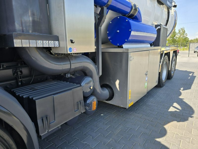 Scania Larsen FlexVac 311 Ładowarka próżniowa ssąca koparka ssąca substancje sypkie odkurzacz WUKO Saugbagger