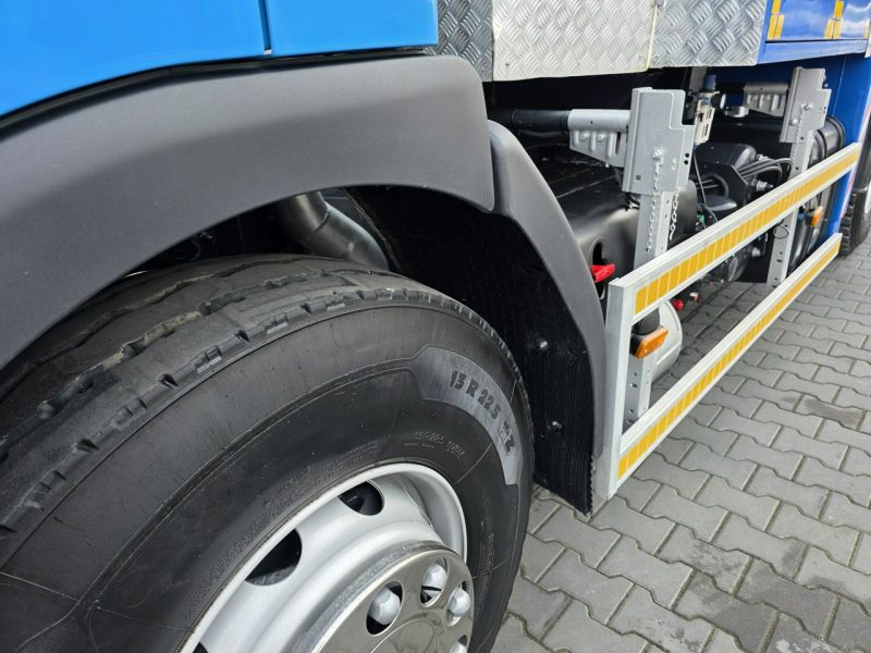 Renault MTS DINO 3 odkurzacz koparka ssąca substancje sypkie ładowarka koparka ssąca substancje sypkie odkurzacz WUKO Saugbagger