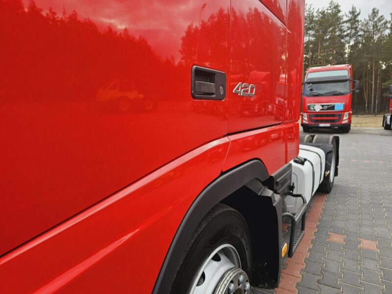 Volvo FH13 XXL 420 EURO 5 2011 r MEGA klima dachowa + KRONE FH13 XXL 420 EURO 5 2011 r MEGA low deck + KRONE
