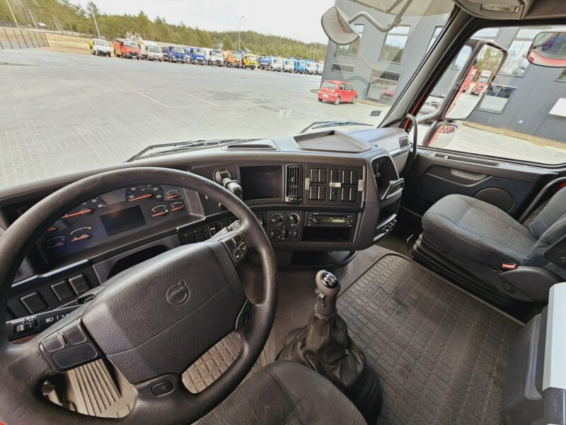 Volvo FH13 XXL 420 EURO 5 2011 r MEGA klima dachowa + KRONE FH13 XXL 420 EURO 5 2011 r MEGA low deck + KRONE