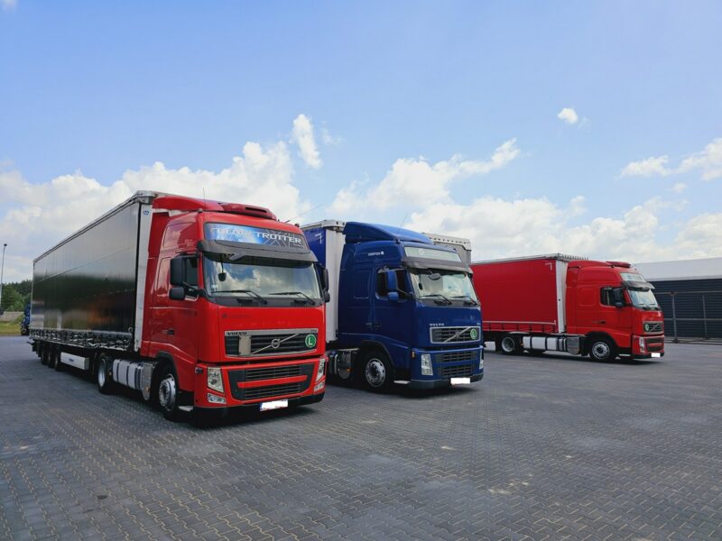 Volvo FH13 XXL 420 EURO 5 2011 r MEGA klima dachowa + KRONE FH13 XXL 420 EURO 5 2011 r MEGA low deck + KRONE