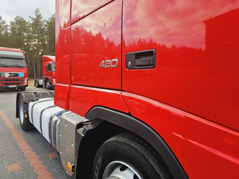 Volvo FH13 XXL 420 EURO 5 2011 r MEGA klima dachowa + KRONE FH13 XXL 420 EURO 5 2011 r MEGA low deck + KRONE