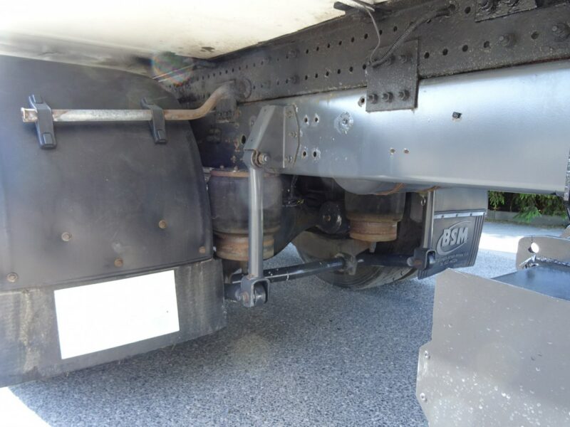 DAF DAF CF 65.220 Euro 5 chłodnia 18 palet winda klapa Sprowadzony DAF CF 65.220 Euro 5 Chłodnia 18 palet drzwi i winda klapa Sprowadzony