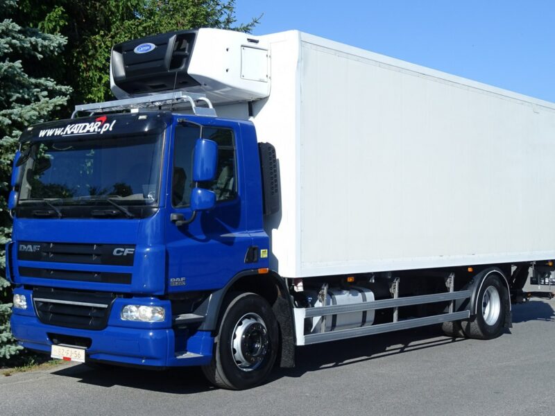 DAF DAF CF 65.220 Euro 5 chłodnia 18 palet winda klapa Sprowadzony DAF CF 65.220 Euro 5 Chłodnia 18 palet drzwi i winda klapa Sprowadzony
