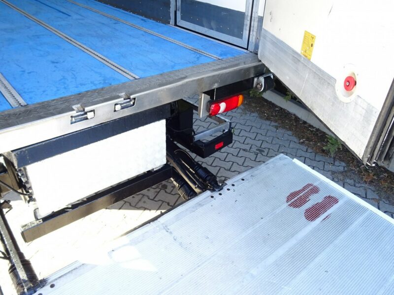 DAF DAF CF 65.220 Euro 5 chłodnia 18 palet winda klapa Sprowadzony DAF CF 65.220 Euro 5 Chłodnia 18 palet drzwi i winda klapa Sprowadzony