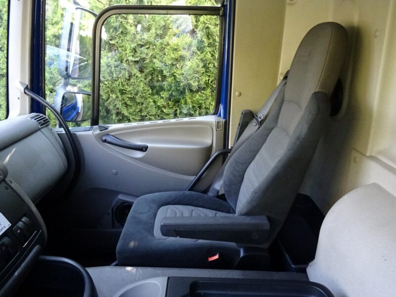 DAF DAF CF 65.220 Euro 5 chłodnia 18 palet winda klapa Sprowadzony DAF CF 65.220 Euro 5 Chłodnia 18 palet drzwi i winda klapa Sprowadzony