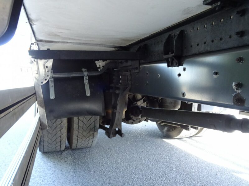 DAF DAF CF 65.220 Euro 5 chłodnia 18 palet winda klapa Sprowadzony DAF CF 65.220 Euro 5 Chłodnia 18 palet drzwi i winda klapa Sprowadzony