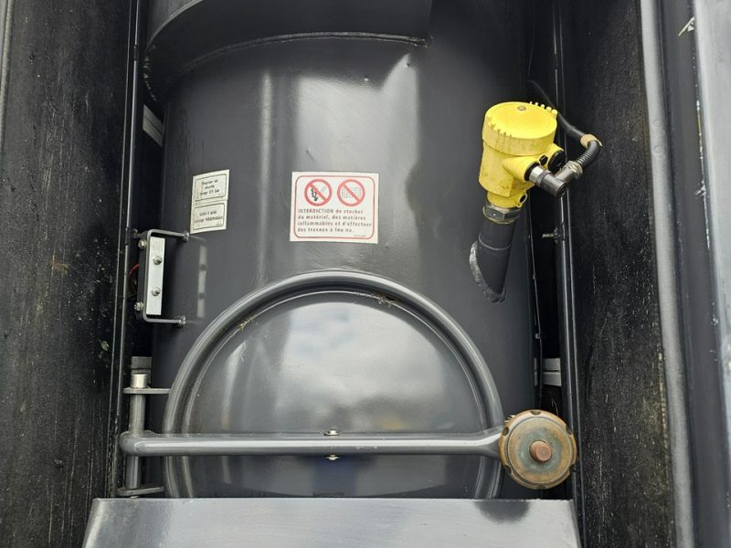 Renault WUKO RIVARD RECYTLING do zbierania odpadów płynnych WUKO asenizacyjny separator beczka odpady czyszczenie kanalizacja