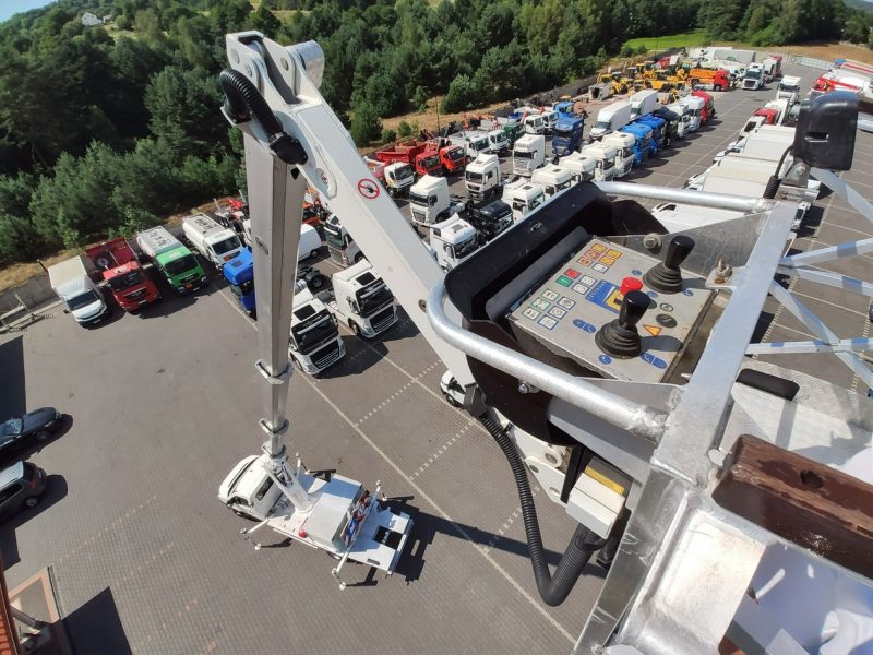 Iveco Volkswagen Crafter 4x4 Zwyżka 21m Palfinger P210BK JIP-Ogon udt Zasięg Boczny 16-metrów 4x4 Reduktor + Blokada Mostu Klimatyzacja P7