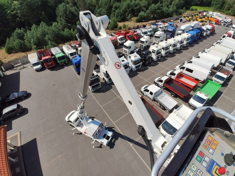 Iveco Volkswagen Crafter 4x4 Zwyżka 21m Palfinger P210BK JIP-Ogon udt Zasięg Boczny 16-metrów 4x4 Reduktor + Blokada Mostu Klimatyzacja P7