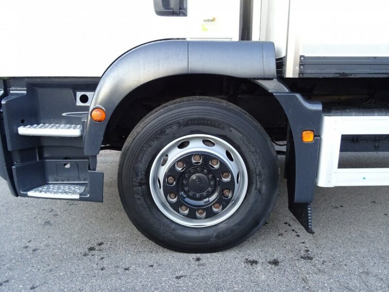MAN TGM 18.250 Euro 5 chłodnia 20 palet winda sprowadzony MAN TGM 18.250 euro 5 chłodnia carrier supra 950 20 palet ks.serwisowa