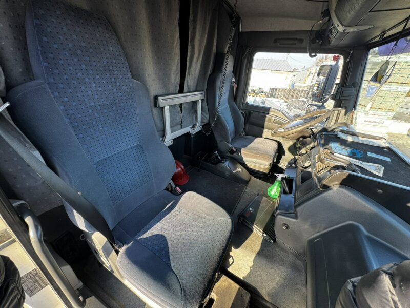 MAN TGA.400 MAN TGA.400 dźwig Hiab widły niski przebieg