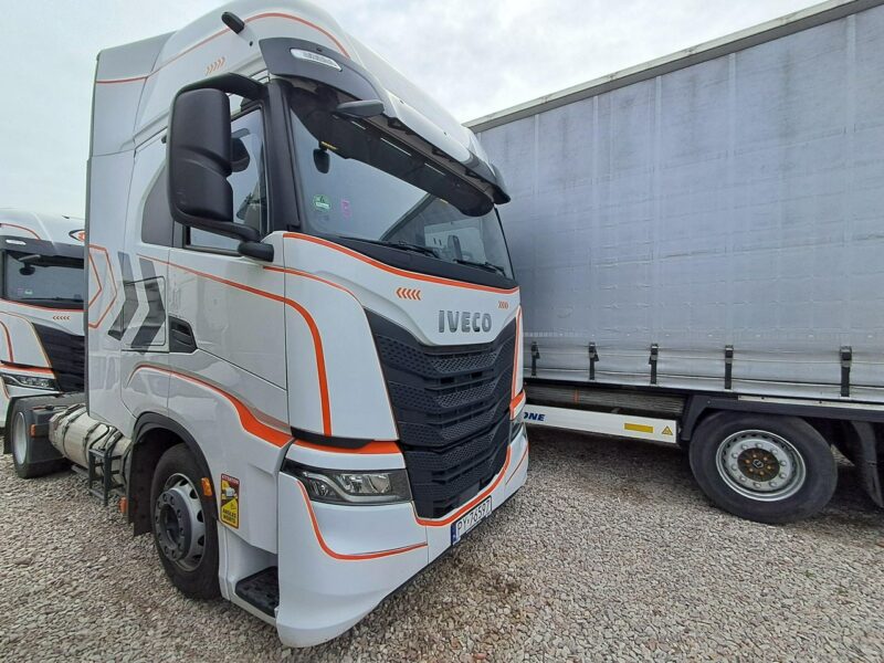 Iveco as 440 s49