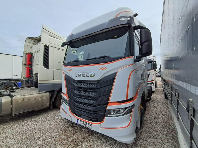 Iveco as 440 s49