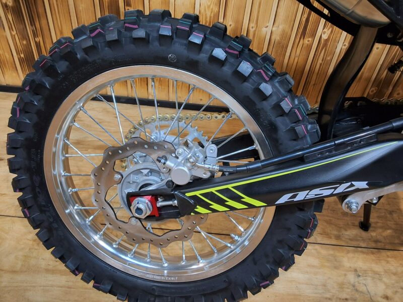 ASIX Inny xb-88 ASIX XB88 CROSS kros o pojemności 300 z 22 konnym silnikiem