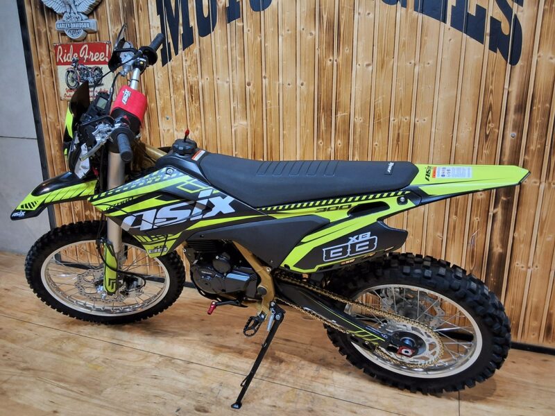 ASIX Inny xb-88 ASIX XB88 CROSS kros o pojemności 300 z 22 konnym silnikiem