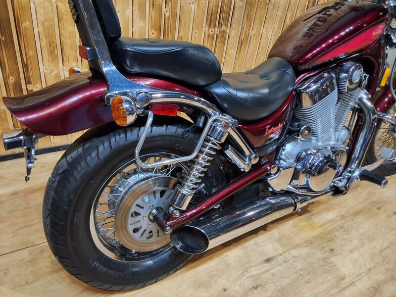 Suzuki Intruder Limitowana wersja z dużym silnikiem BARDZO ZADBANY 1400