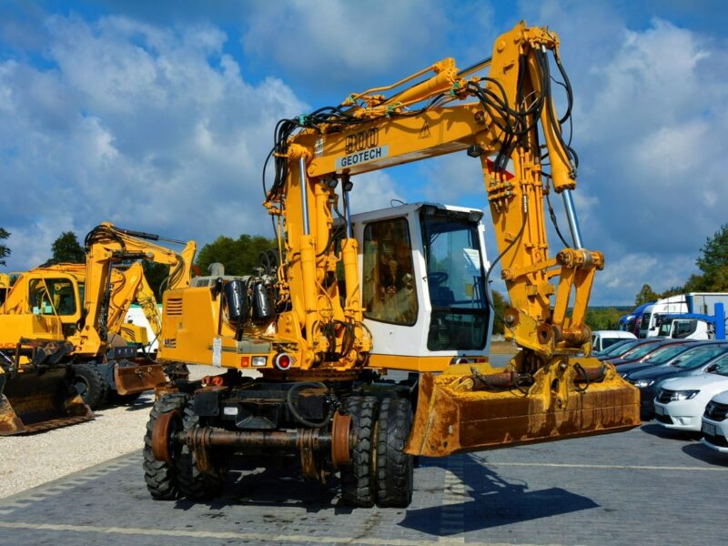 kołowa Liebherr A 900 ZW Litronic Koparka + Kolej Przystosowana Do Pracy Na Torach Sprawna Bez Luzów I Wycieków Kolejowa