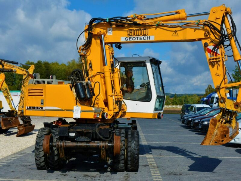 kołowa Liebherr A 900 ZW Litronic Koparka + Kolej Przystosowana Do Pracy Na Torach Sprawna Bez Luzów I Wycieków Kolejowa