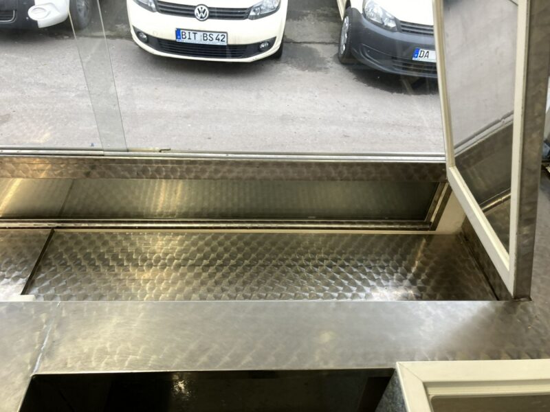 Mercedes Sprinter Sprinter Autosklep Gastronomiczny wędli Ryb Food Truck Foodtruck sklep