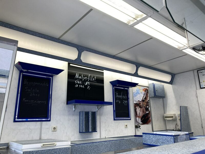 Mercedes Sprinter Sprinter Autosklep Gastronomiczny wędli Ryb Food Truck Foodtruck sklep
