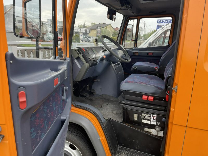 Mercedes inny Vario 614 Brygadówka skrzynia plandeka 6-oso doka dokka 2004