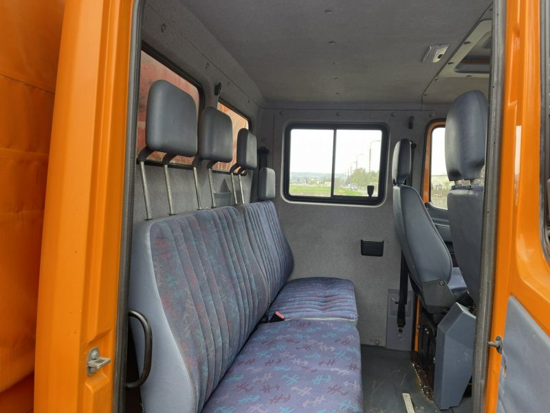 Mercedes inny Vario 614 Brygadówka skrzynia plandeka 6-oso doka dokka 2004