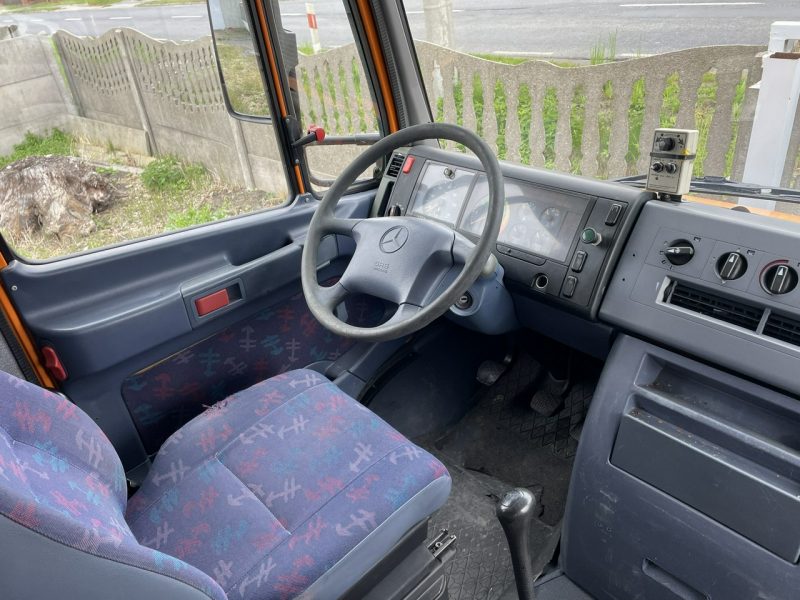 Mercedes inny Vario 614 Brygadówka skrzynia plandeka 6-oso doka dokka 2004