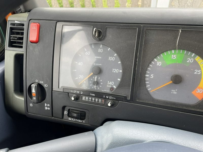 Mercedes inny Vario 614 Brygadówka skrzynia plandeka 6-oso doka dokka 2004