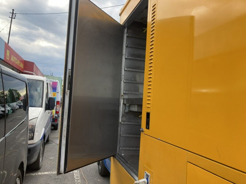 Mercedes Sprinter Autosklep Grill kurczak Gastronomiczny Food Truck Foodtruck sklep 2014