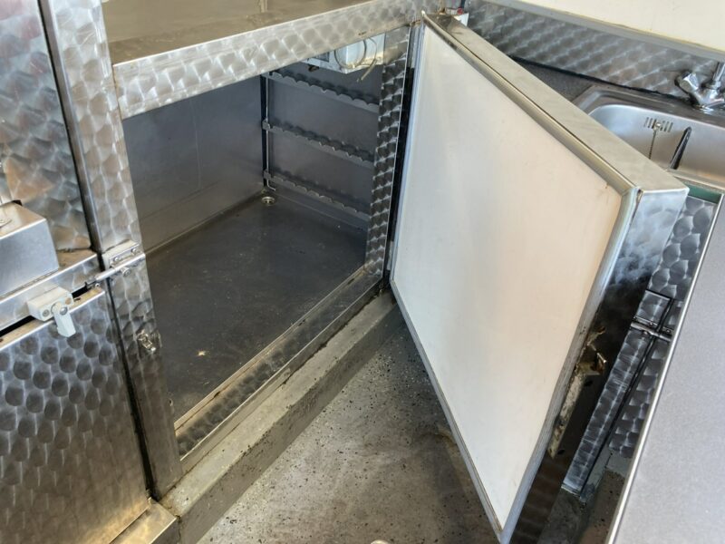 Mercedes Sprinter Autosklep Grill kurczak Gastronomiczny Food Truck Foodtruck sklep 2014