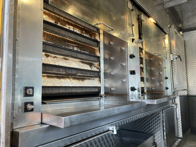 Mercedes Sprinter Autosklep Grill kurczak Gastronomiczny Food Truck Foodtruck sklep 2014
