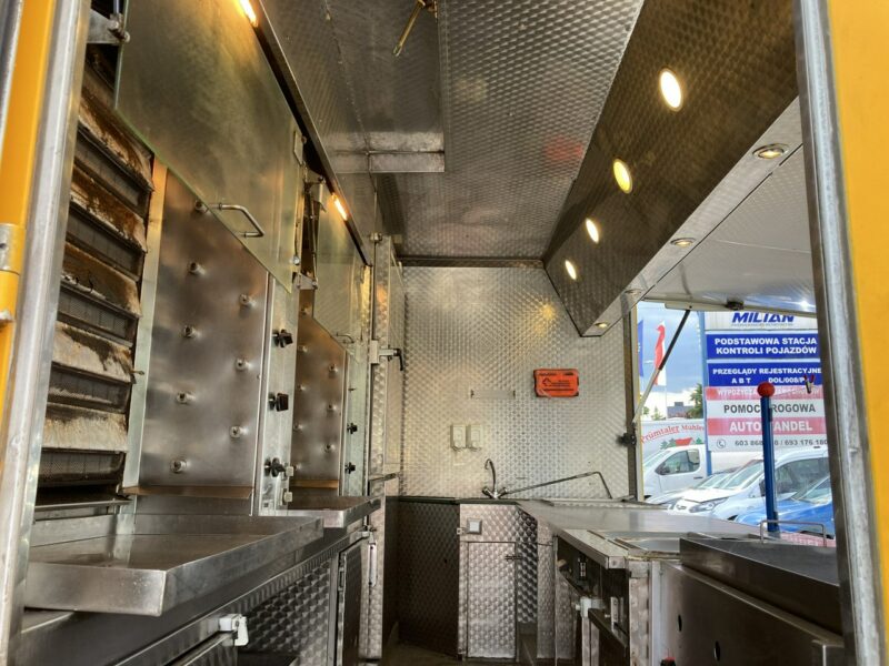 Mercedes Sprinter Autosklep Grill kurczak Gastronomiczny Food Truck Foodtruck sklep 2014