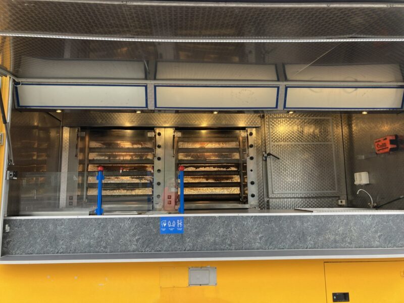 Mercedes Sprinter Autosklep Grill kurczak Gastronomiczny Food Truck Foodtruck sklep 2014