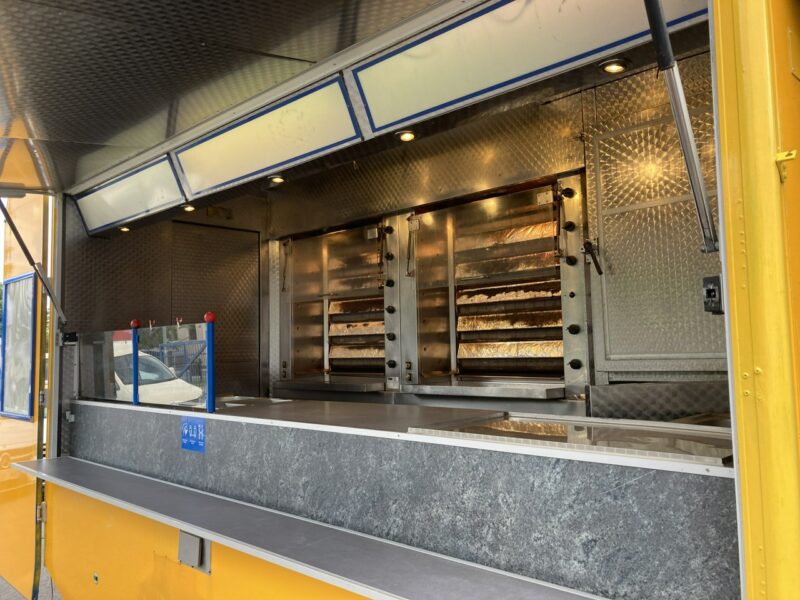 Mercedes Sprinter Autosklep Grill kurczak Gastronomiczny Food Truck Foodtruck sklep 2014
