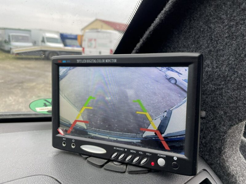 Volkswagen Transporter Trasporter T5 Bankowóz kuloodporny opanceżony Model 2015