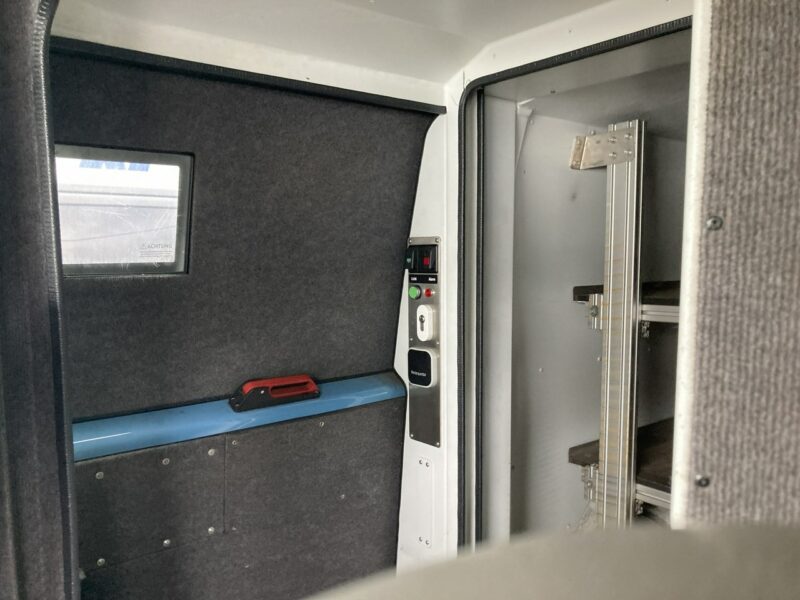 Volkswagen Transporter Trasporter T5 Bankowóz kuloodporny opanceżony Model 2015