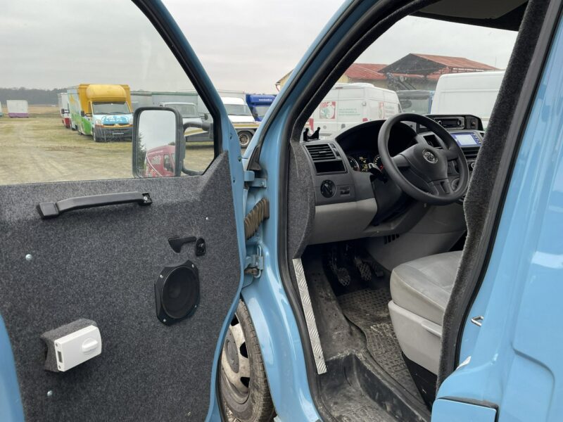 Volkswagen Transporter Trasporter T5 Bankowóz kuloodporny opanceżony Model 2015