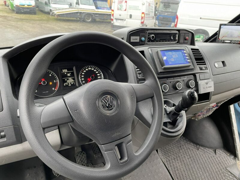 Volkswagen Transporter Trasporter T5 Bankowóz kuloodporny opanceżony Model 2015
