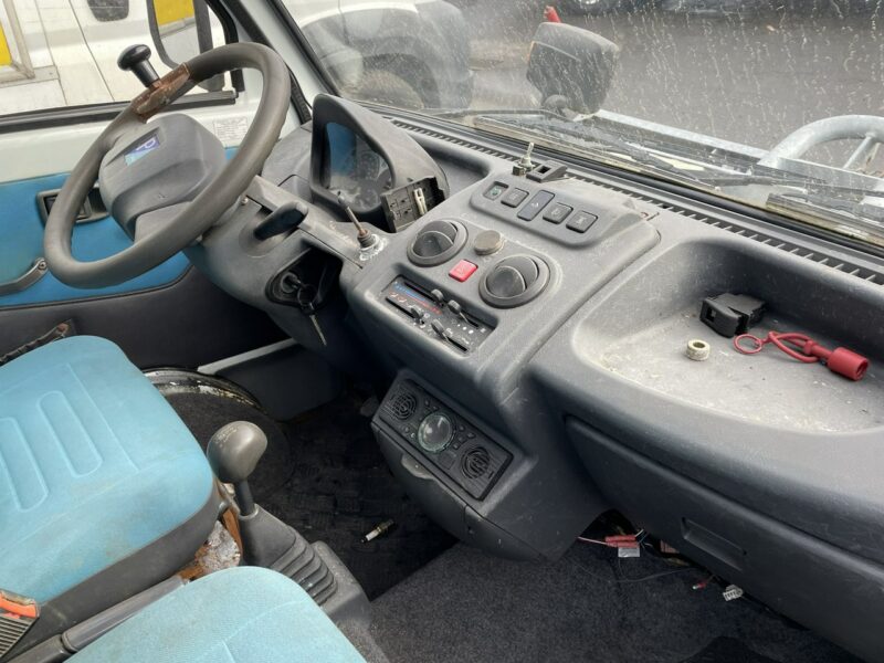 Piaggio inny Piaggio PFAU Wywrotka 4X4 posypywarka odśnieżarka pług 2009