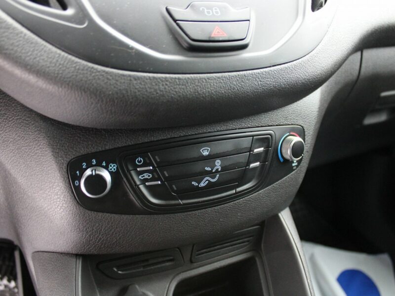 Ford Transit Courier VAT-1 F-vat Gwarancja Salon Polska F-vat