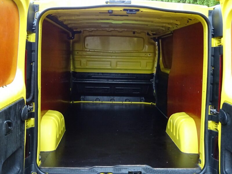 Opel Vivaro Opel VIVARO 1.6 cdti L2h1euro 6 furgon Tylko 105000km!, Sprowadzony