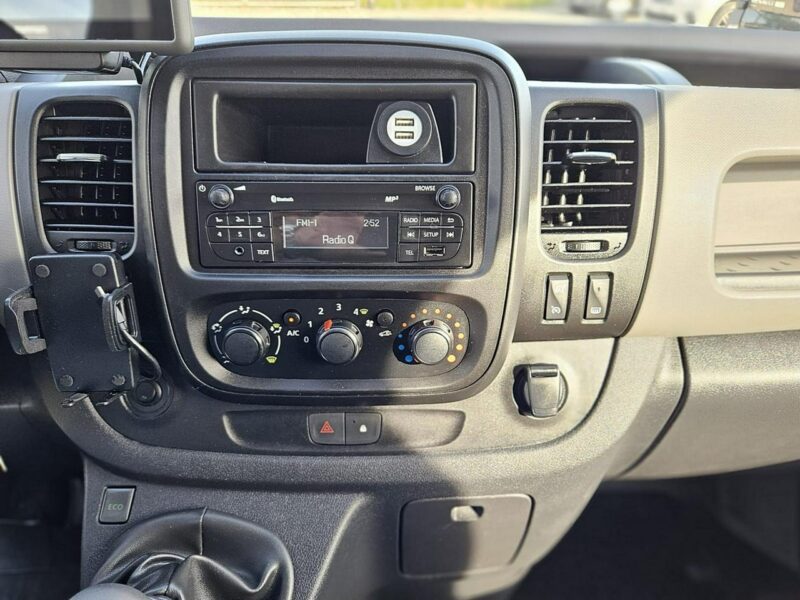 Nissan NV300 Trafic Vivaro Pack klim + navi zabudowa