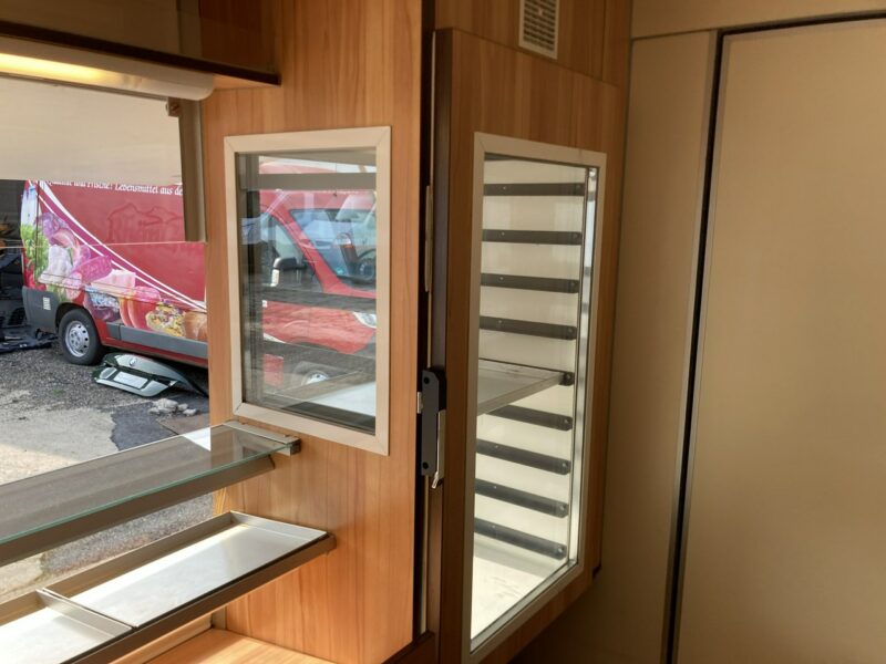Renault Master Autosklep pieczywa Gastronomiczny Food Truck Foodtruck sklep BORCO2013