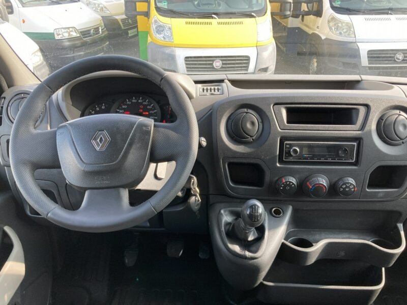Renault Master Autosklep pieczywa Gastronomiczny Food Truck Foodtruck sklep BORCO2013
