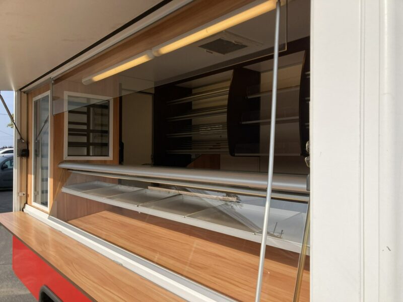 Renault Master Autosklep pieczywa Gastronomiczny Food Truck Foodtruck sklep BORCO2013