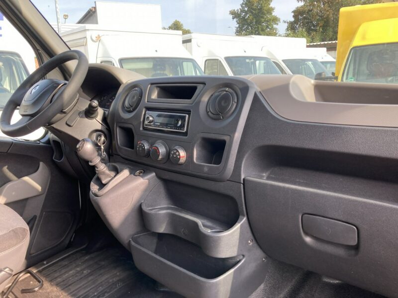 Renault Master Autosklep pieczywa Gastronomiczny Food Truck Foodtruck sklep BORCO2013