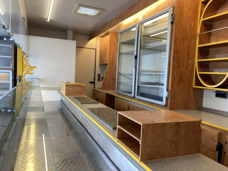 Renault Master Autosklep wędlin sklep bar Gastronomiczny Food Truck Foodtruck Borco09
