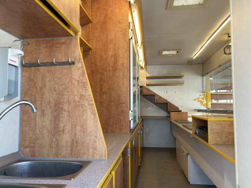 Renault Master Autosklep wędlin sklep bar Gastronomiczny Food Truck Foodtruck Borco09